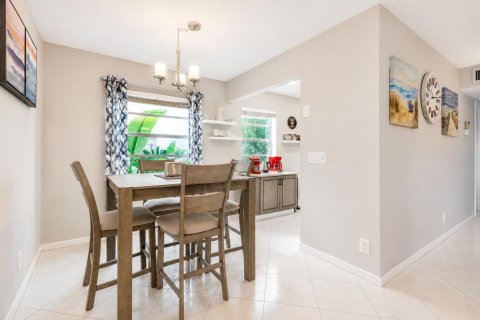 Condo in Delray Beach, Florida, 2 bedrooms № 2177544 - photo 11