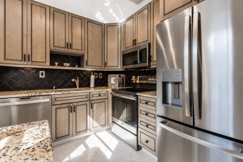 Condo in Delray Beach, Florida, 2 bedrooms № 2177544 - photo 12