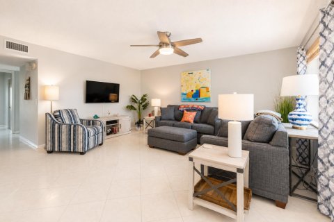 Condo in Delray Beach, Florida, 2 bedrooms № 2177544 - photo 8