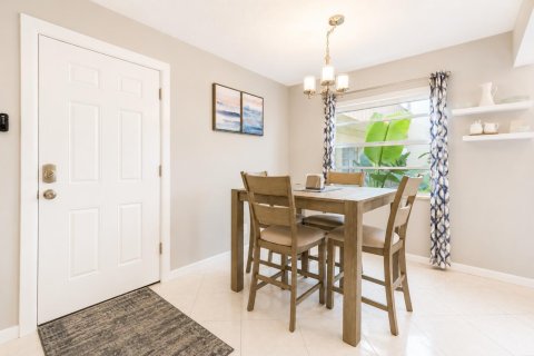 Condo in Delray Beach, Florida, 2 bedrooms № 2177544 - photo 10