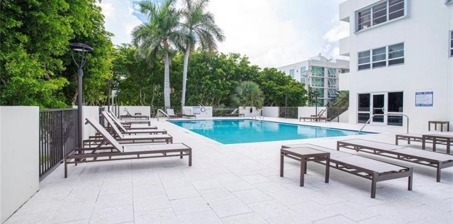 Apartamento en Fort Lauderdale, Florida 2 dormitorios, 113.15 m2 № 705712