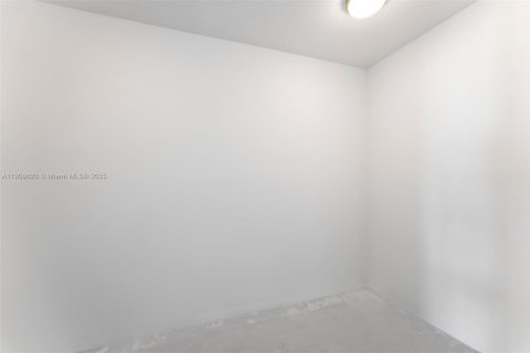 Купить кондоминиум в Санни-Айлс-Бич, Флорида 4 спальни, 294.59м2, № 2017685 - фото 28