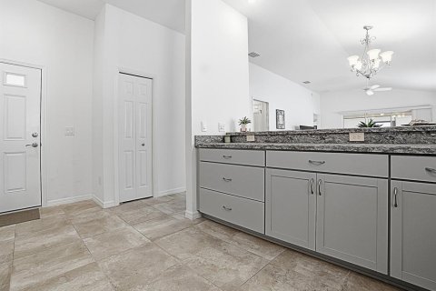 House in The Villages, Florida 3 bedrooms, 133.97 sq.m. № 2350421 - photo 6