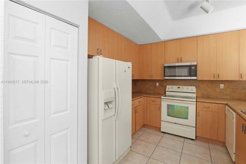 House in Cutler Bay, Florida 3 bedrooms, 154.12 sq.m. № 2004265 - photo 22