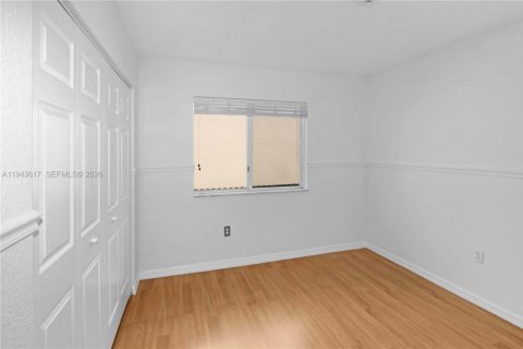 House in Cutler Bay, Florida 3 bedrooms, 154.12 sq.m. № 2004265 - photo 12