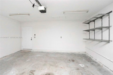 House in Cutler Bay, Florida 3 bedrooms, 154.12 sq.m. № 2004265 - photo 27