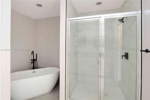 House in Cutler Bay, Florida 3 bedrooms, 154.12 sq.m. № 2004265 - photo 8