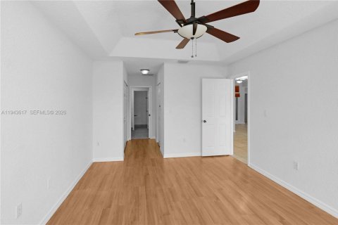 House in Cutler Bay, Florida 3 bedrooms, 154.12 sq.m. № 2004265 - photo 6