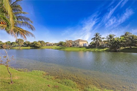 House in Cutler Bay, Florida 3 bedrooms, 154.12 sq.m. № 2004265 - photo 30