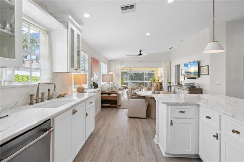 House in Sarasota, Florida 2 bedrooms, 142.51 sq.m. № 1855622 - photo 4