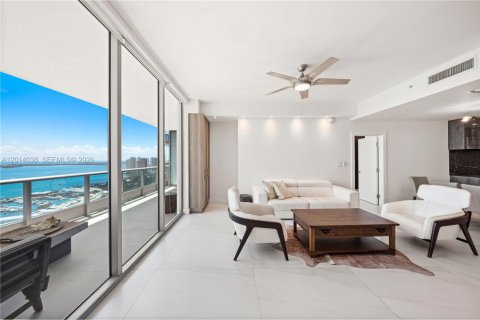 Condo in Miami, Florida, 4 bedrooms № 2076372 - photo 20