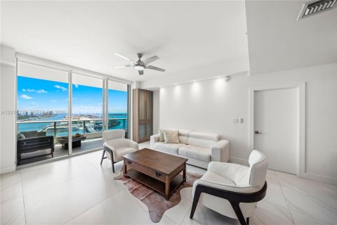Condo in Miami, Florida, 4 bedrooms № 2076372 - photo 21