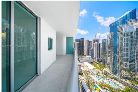 Condo in Miami, Florida, 4 bedrooms № 2076372 - photo 27