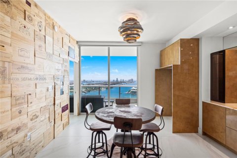 Condo in Miami, Florida, 4 bedrooms № 2076372 - photo 25
