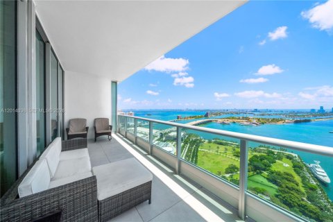 Condo in Miami, Florida, 4 bedrooms № 2076372 - photo 3