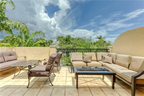 Adosado en venta en Fort Lauderdale, Florida, 4 dormitorios, 277.96 m2 № 2253091 - foto 3