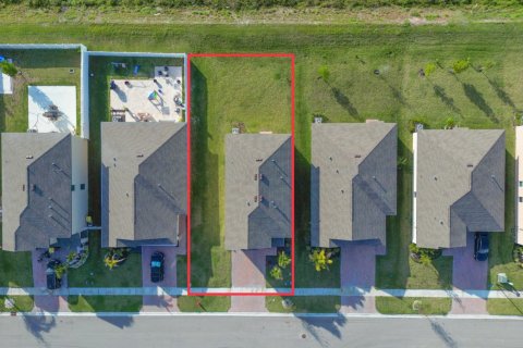 Villa ou maison à vendre à Fort Pierce, Floride: 6 chambres, 240.25 m2 № 869884 - photo 1