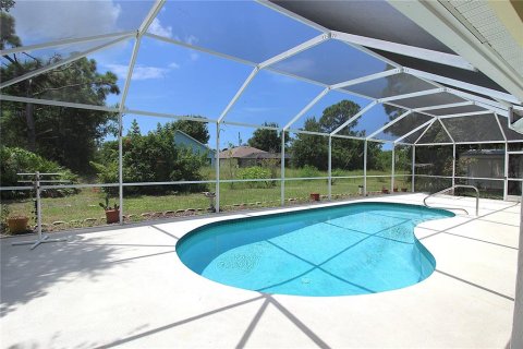 House in Englewood, Florida 3 bedrooms, 143.81 sq.m. № 1882991 - photo 24