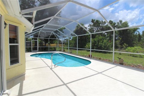 House in Englewood, Florida 3 bedrooms, 143.81 sq.m. № 1882991 - photo 25
