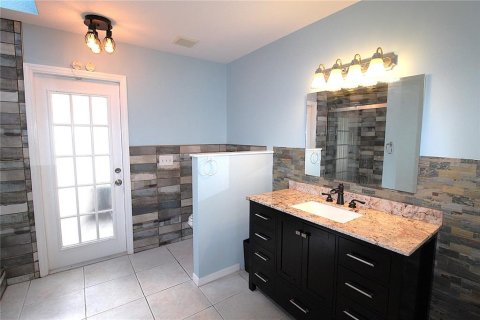 House in Englewood, Florida 3 bedrooms, 143.81 sq.m. № 1882991 - photo 15