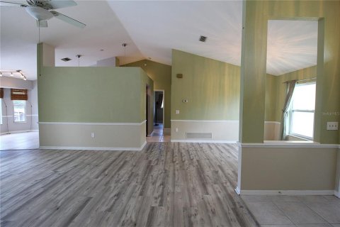 House in Englewood, Florida 3 bedrooms, 143.81 sq.m. № 1882991 - photo 9