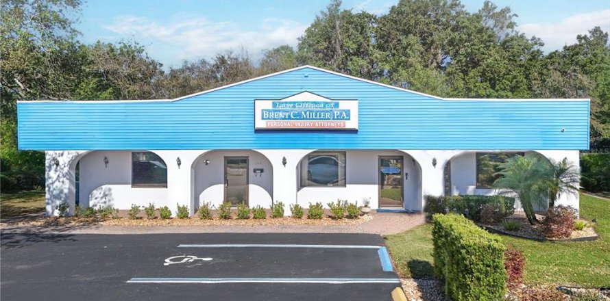 Commercial property in Tavares, Florida 345.69 sq.m. № 1568459