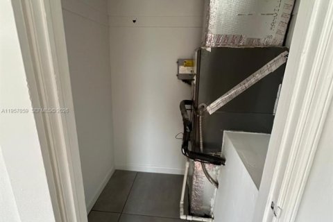 Купить кондоминиум в Майами-Бич, Флорида 2 спальни, 91.97м2, № 2011843 - фото 28