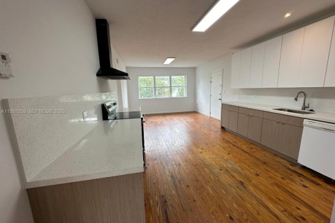 Купить кондоминиум в Майами-Бич, Флорида 2 спальни, 91.97м2, № 2011843 - фото 10