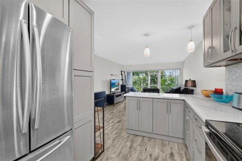 Condo in Sarasota, Florida, 1 bedroom  № 2204185 - photo 9