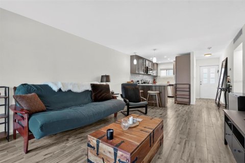 Condo in Sarasota, Florida, 1 bedroom  № 2204185 - photo 12