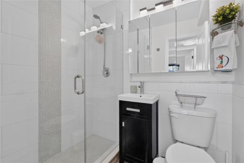 Condo in Sarasota, Florida, 1 bedroom  № 2204185 - photo 17