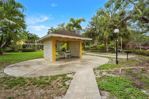 Condo in Sarasota, Florida, 1 bedroom  № 2204185 - photo 29