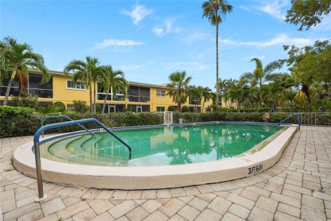 Condo in Sarasota, Florida, 1 bedroom  № 2204185 - photo 27