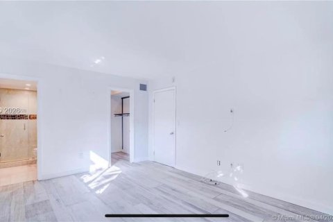 Copropriété à louer à Key Biscayne, Floride: 2 chambres, 103.03 m2 № 2431287 - photo 13