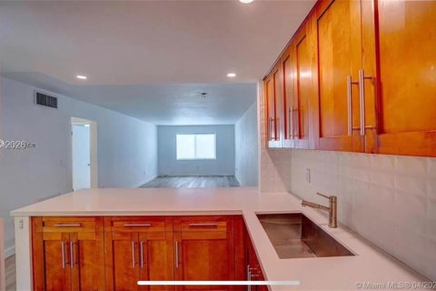 Copropriété à louer à Key Biscayne, Floride: 2 chambres, 103.03 m2 № 2431287 - photo 10