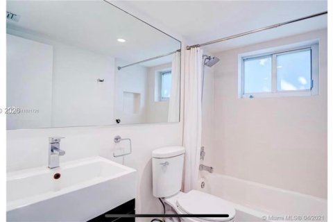 Copropriété à louer à Key Biscayne, Floride: 2 chambres, 103.03 m2 № 2431287 - photo 18
