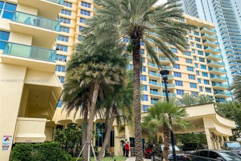 Copropriété à vendre à Hollywood, Floride: 1 chambre, 77.57 m2 № 1974947 - photo 4