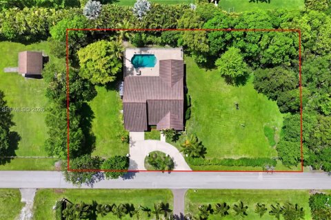 House in Plantation, Florida 4 bedrooms, 272.76 sq.m. № 2071788 - photo 3