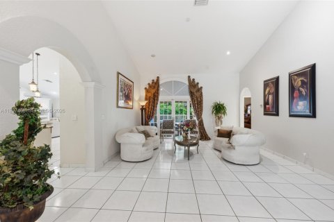 House in Plantation, Florida 4 bedrooms, 272.76 sq.m. № 2071788 - photo 5