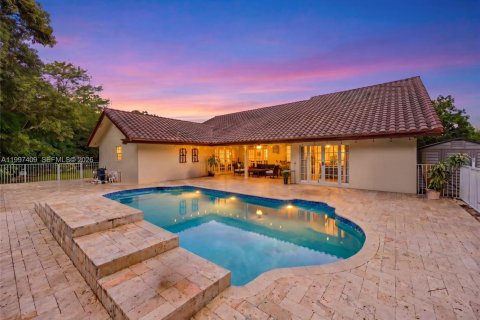 House in Plantation, Florida 4 bedrooms, 272.76 sq.m. № 2071788 - photo 2