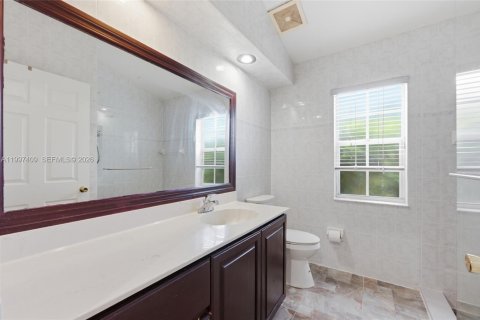 House in Plantation, Florida 4 bedrooms, 272.76 sq.m. № 2071788 - photo 27