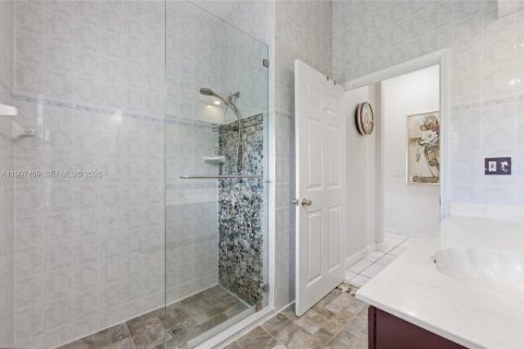 House in Plantation, Florida 4 bedrooms, 272.76 sq.m. № 2071788 - photo 28