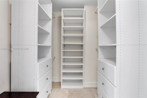 Condo in Miami, Florida, 1 bedroom  № 2068812 - photo 14