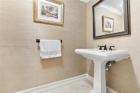 Condo in Miami, Florida, 1 bedroom  № 2068812 - photo 16