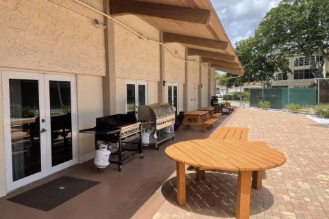 Copropriété à vendre à Palm Springs, Floride: 1 chambre, 73.39 m2 № 2077479 - photo 11