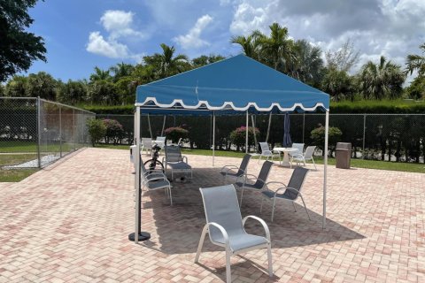 Copropriété à vendre à Palm Springs, Floride: 1 chambre, 73.39 m2 № 2077479 - photo 12