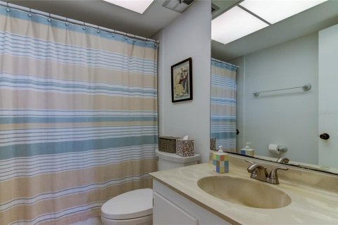 Condo in Saint Pete Beach, Florida, 2 bedrooms  № 1512815 - photo 25