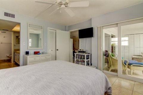 Condo in Saint Pete Beach, Florida, 2 bedrooms  № 1512815 - photo 17