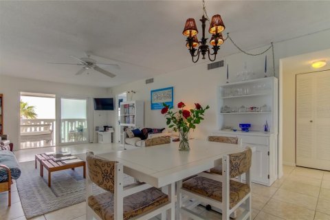 Condo in Saint Pete Beach, Florida, 2 bedrooms  № 1512815 - photo 8