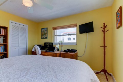 Condo in Saint Pete Beach, Florida, 2 bedrooms  № 1512815 - photo 23